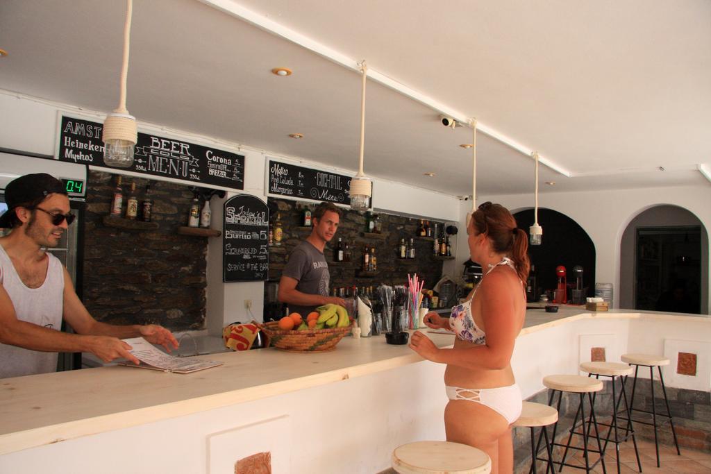 Armadoros Hotel / Ios Backpackers Extérieur photo