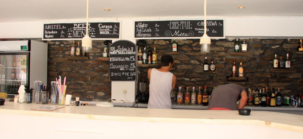 Armadoros Hotel / Ios Backpackers Extérieur photo