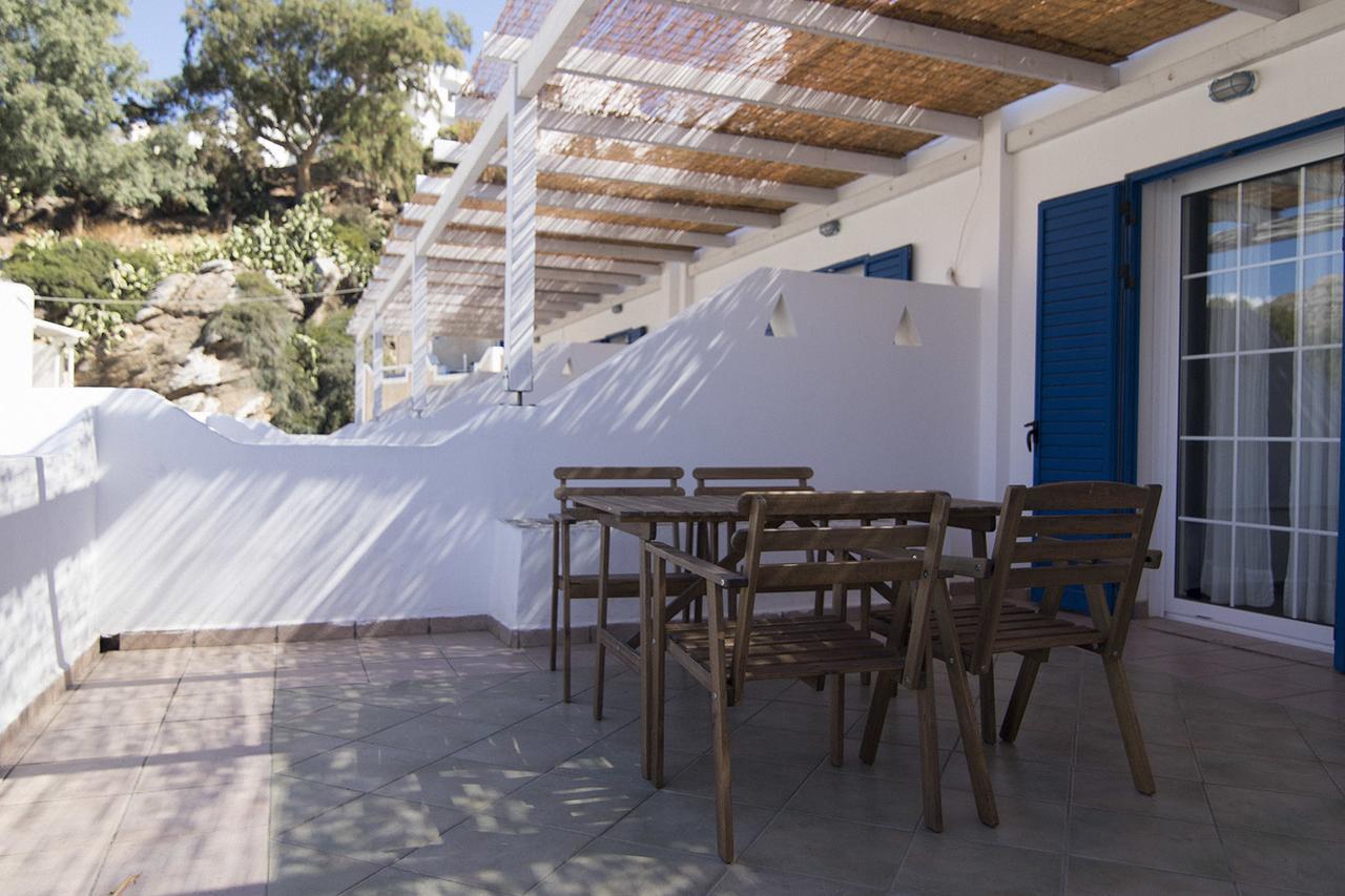 Armadoros Hotel / Ios Backpackers Extérieur photo