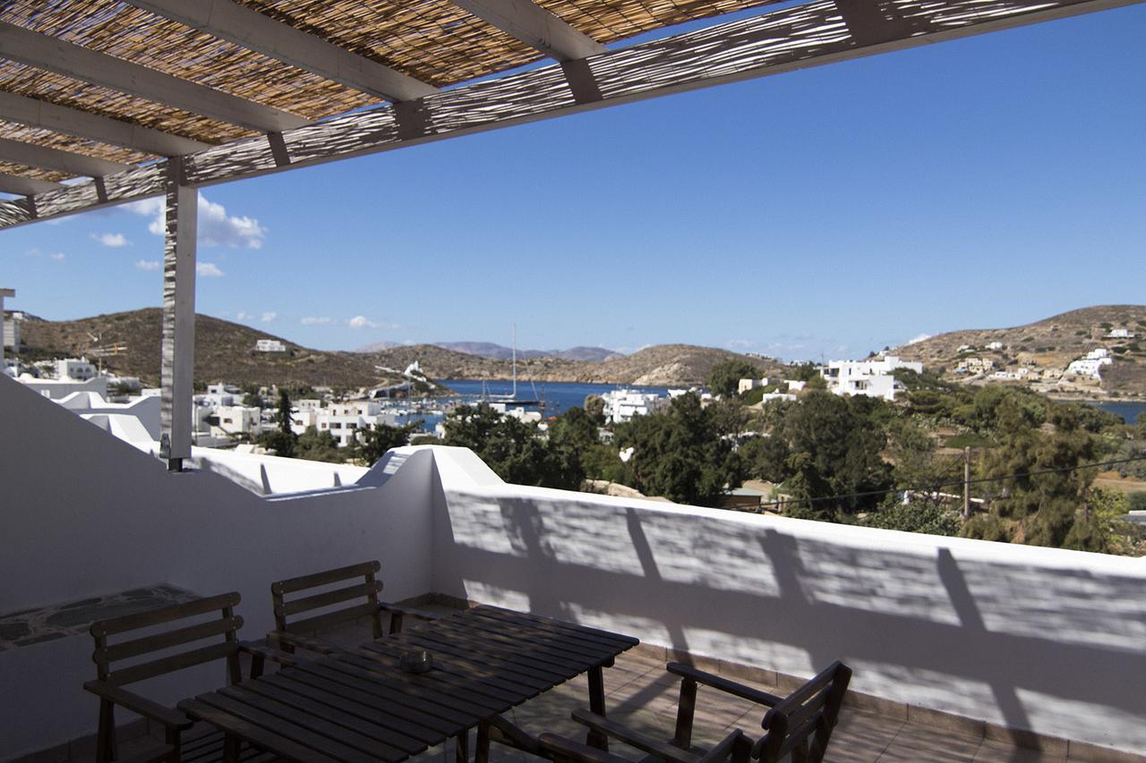 Armadoros Hotel / Ios Backpackers Extérieur photo