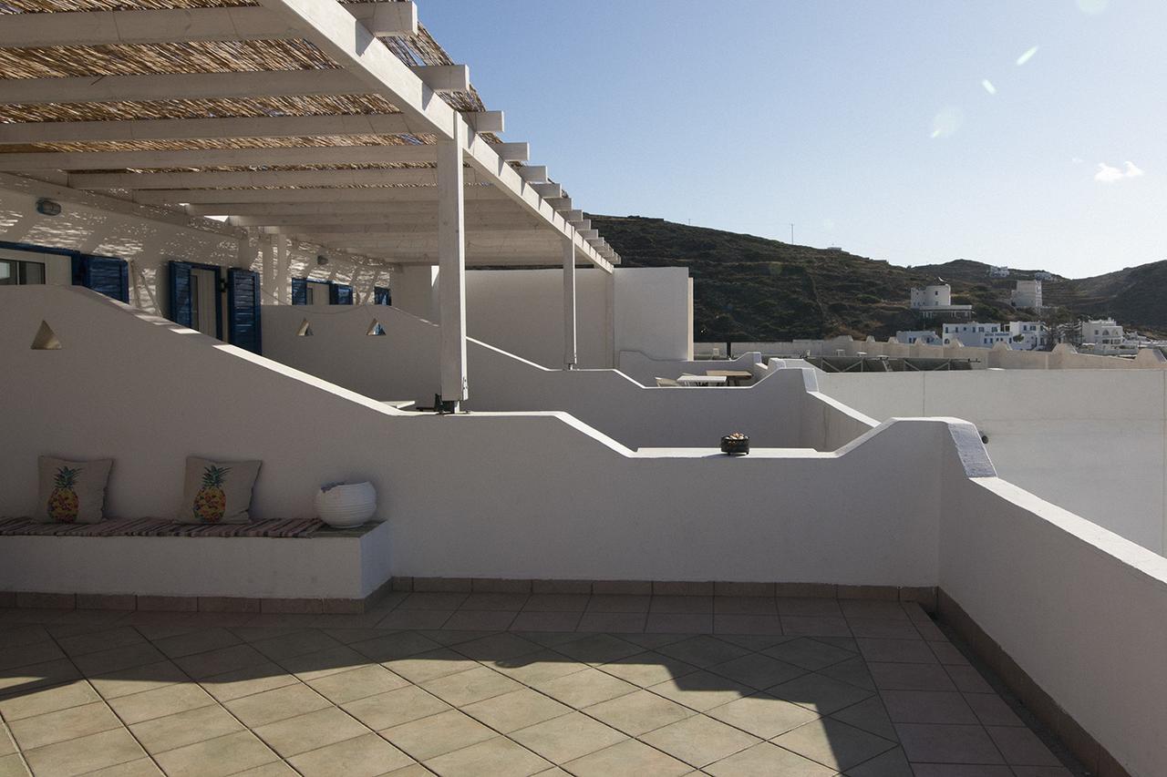 Armadoros Hotel / Ios Backpackers Extérieur photo