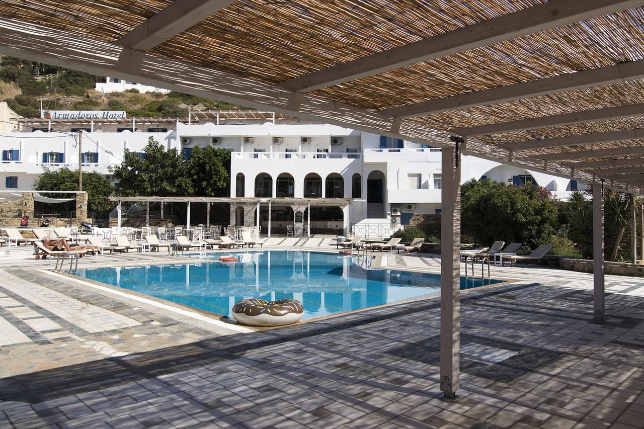 Armadoros Hotel / Ios Backpackers Extérieur photo