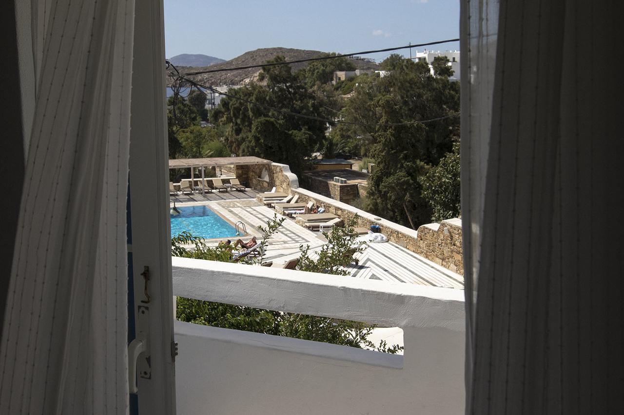 Armadoros Hotel / Ios Backpackers Extérieur photo