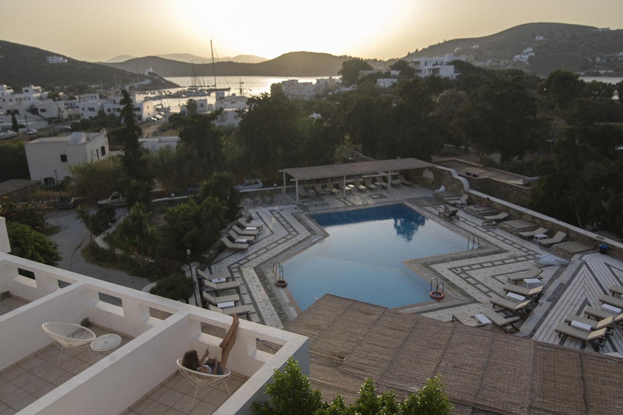 Armadoros Hotel / Ios Backpackers Extérieur photo